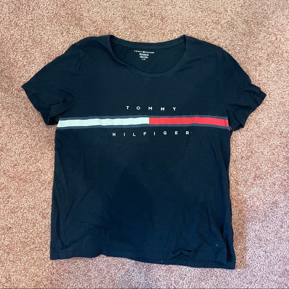 Tommy Hilfiger tshirt - Picture 1 of 2